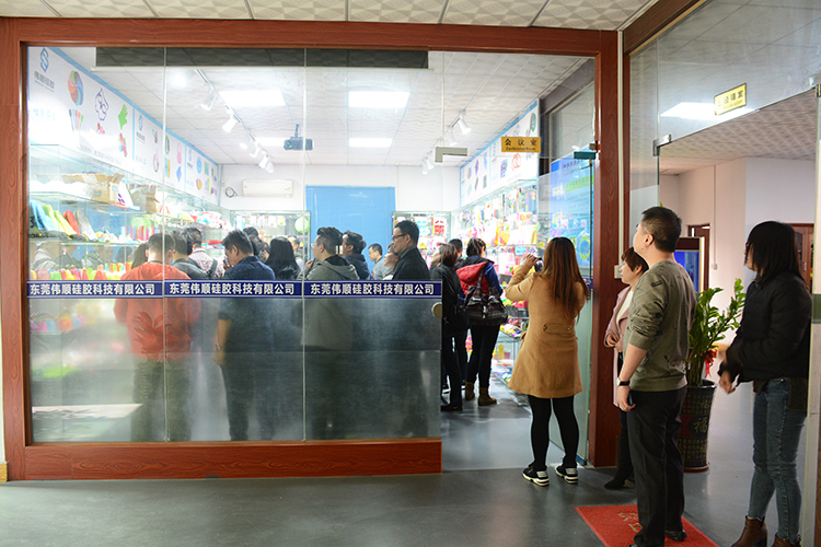 香港禮品協會成員單位近30人考察丝瓜视频污版在线矽膠，2019年訂單不斷